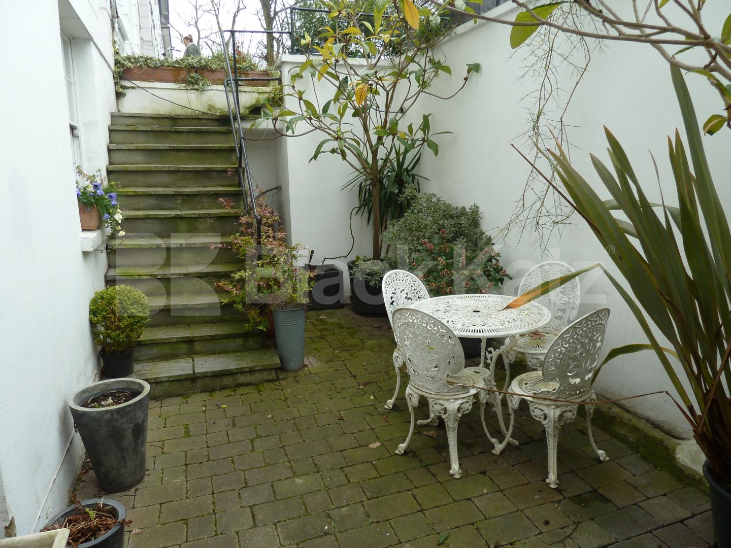 			New Instruction, 2 Bedroom, 1 bath, 1 reception Flat			 Liverpool Road, Barnsbury Islington 